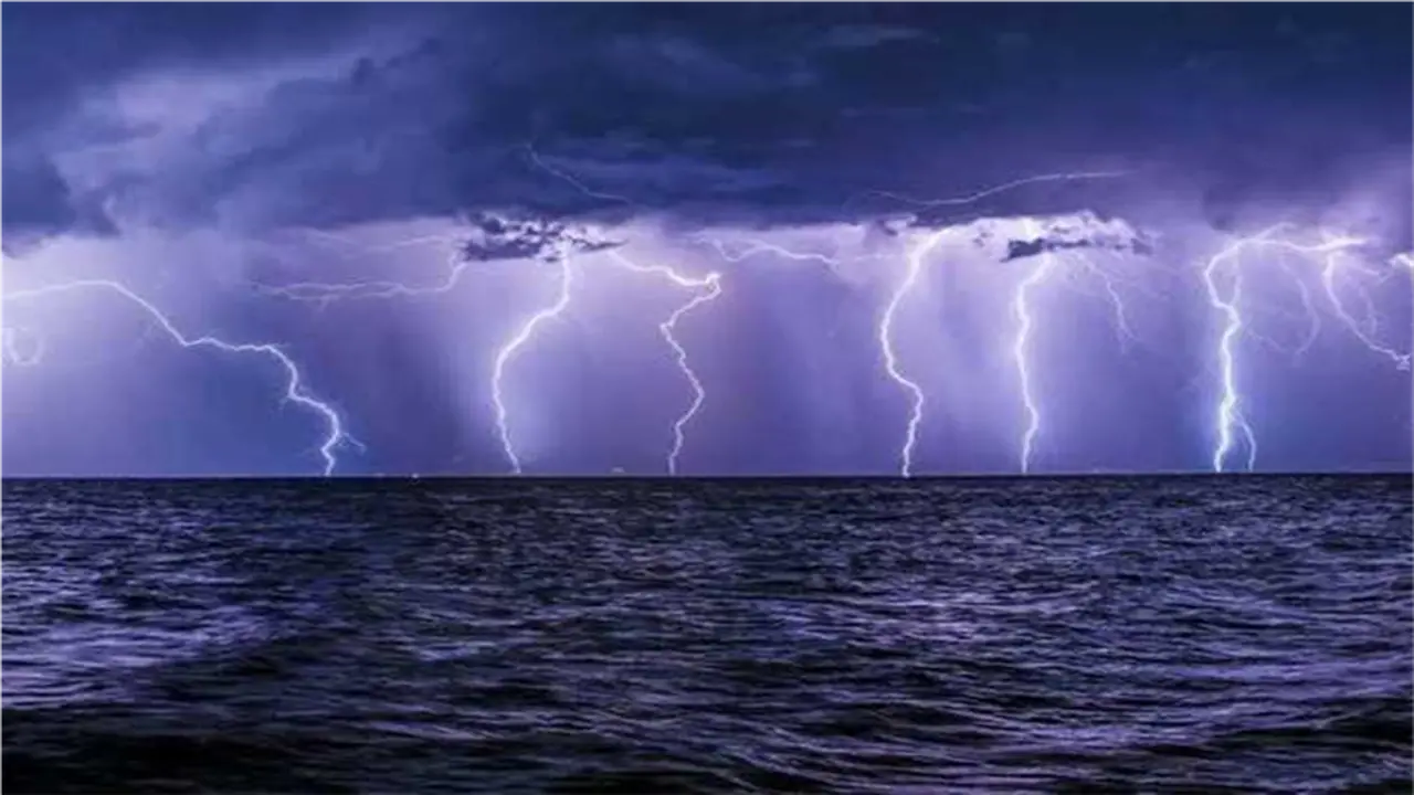 نوة الفيضة الصغرى تضرب الإسكندرية السبت برياح وأمطار متوسطة الشدة